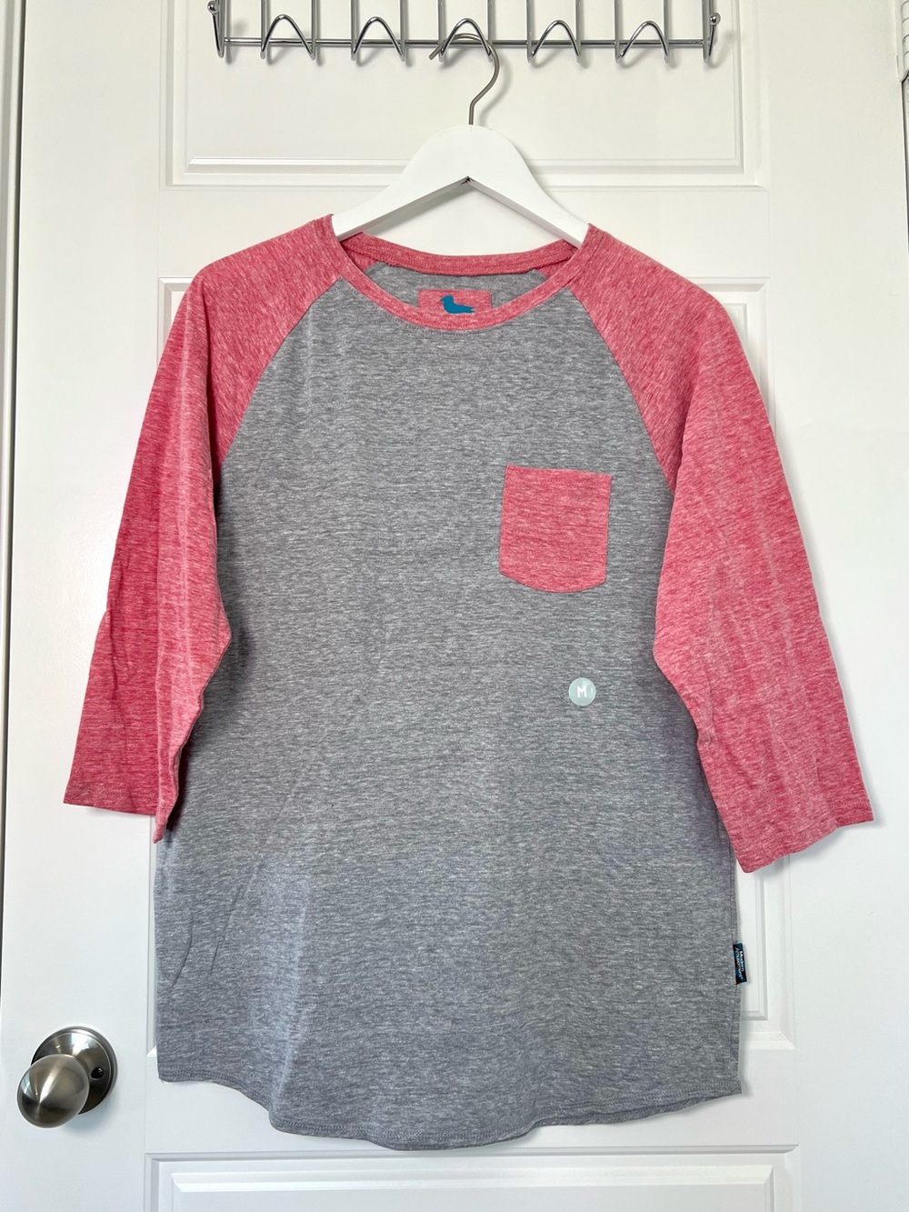 Modern Amusement // NWOT Men's Casual Quarter Sleeve Baseball Raglan T-Shirt